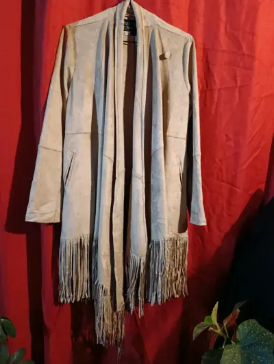 Cardigan beige con flecos para mujer - miniatura 1