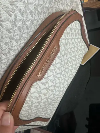Mochila Michael Kors beige y marrón - miniatura 3