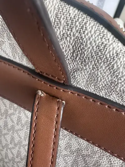 Mochila Michael Kors beige y marrón - miniatura 4