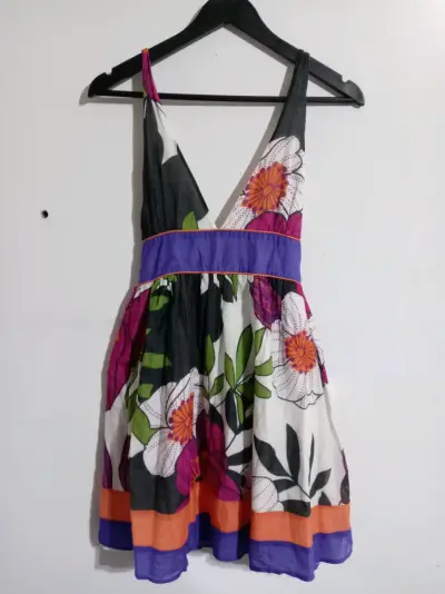 Vestido floral sin mangas - miniatura 1