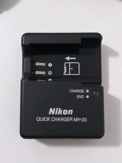 Cargador rápido Nikon MH-23 para cámaras - miniatura 1