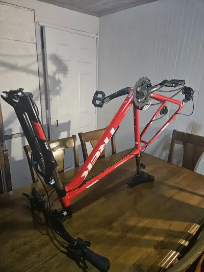 Bicicleta Trek roja de montaña - miniatura 6