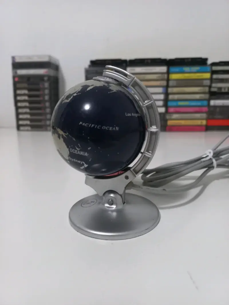 Cámara web con diseño de globo terráqueo - 2