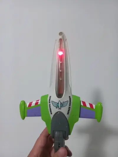 Pistola y espada de juguete Buzz Lightyear - miniatura 4
