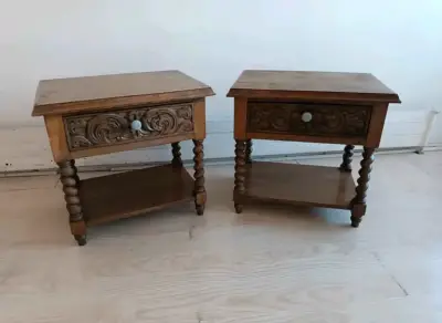 Par de Veladores de madera tallada - miniatura 3