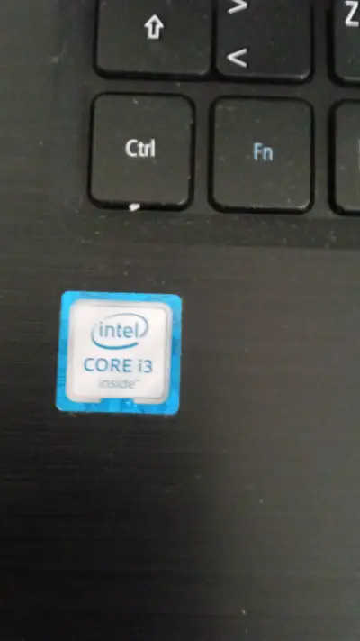 Laptop Acer en mal estado - miniatura 6