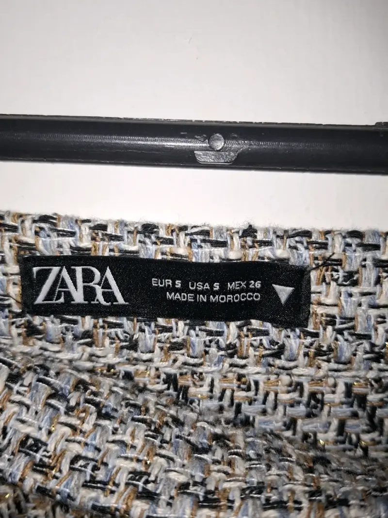 Falda corta de tweed con botones Zara - 2