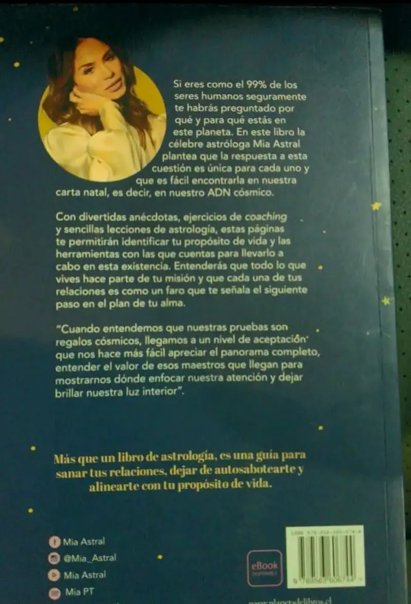 Libro 'ADN Cósmico' de Mía Astral - 2