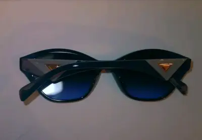 Gafas de sol estilo cat eye azules - miniatura 2
