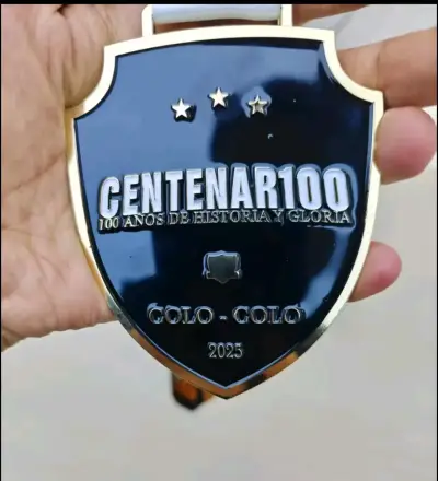 Medalla conmemorativa Centenario Colo-Colo 2025 - miniatura 1