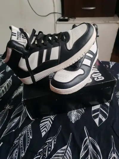 Zapatillas deportivas North Star blancas y negras - miniatura 1