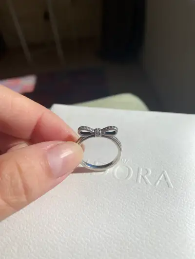 Anillo de plata Pandora con lazo elegante - miniatura 2