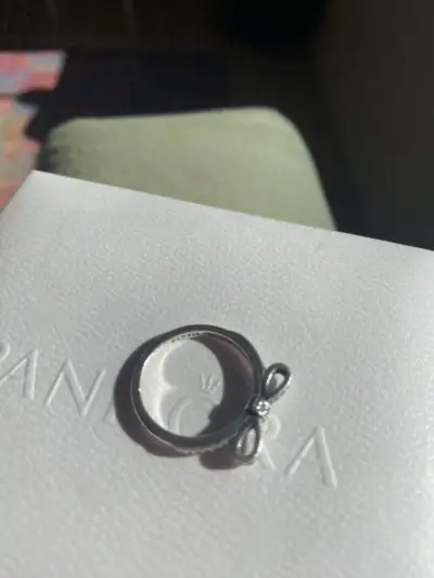 Anillo de plata Pandora con lazo elegante - miniatura 5