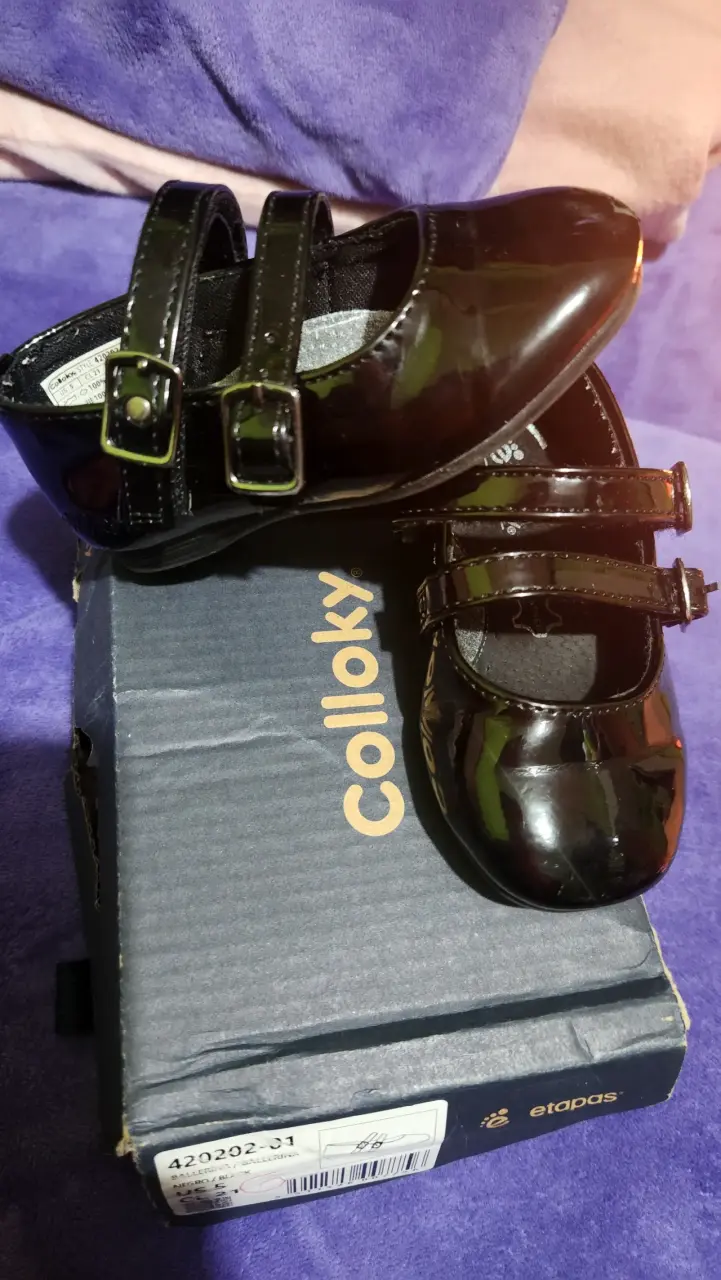 Zapatos de charol negros Colloky para niña