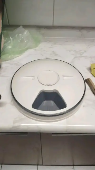 Dispensador de alimento para mascotas - miniatura 1