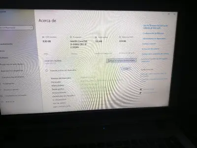 Laptop Intel Core i3 con 8GB RAM - miniatura 1