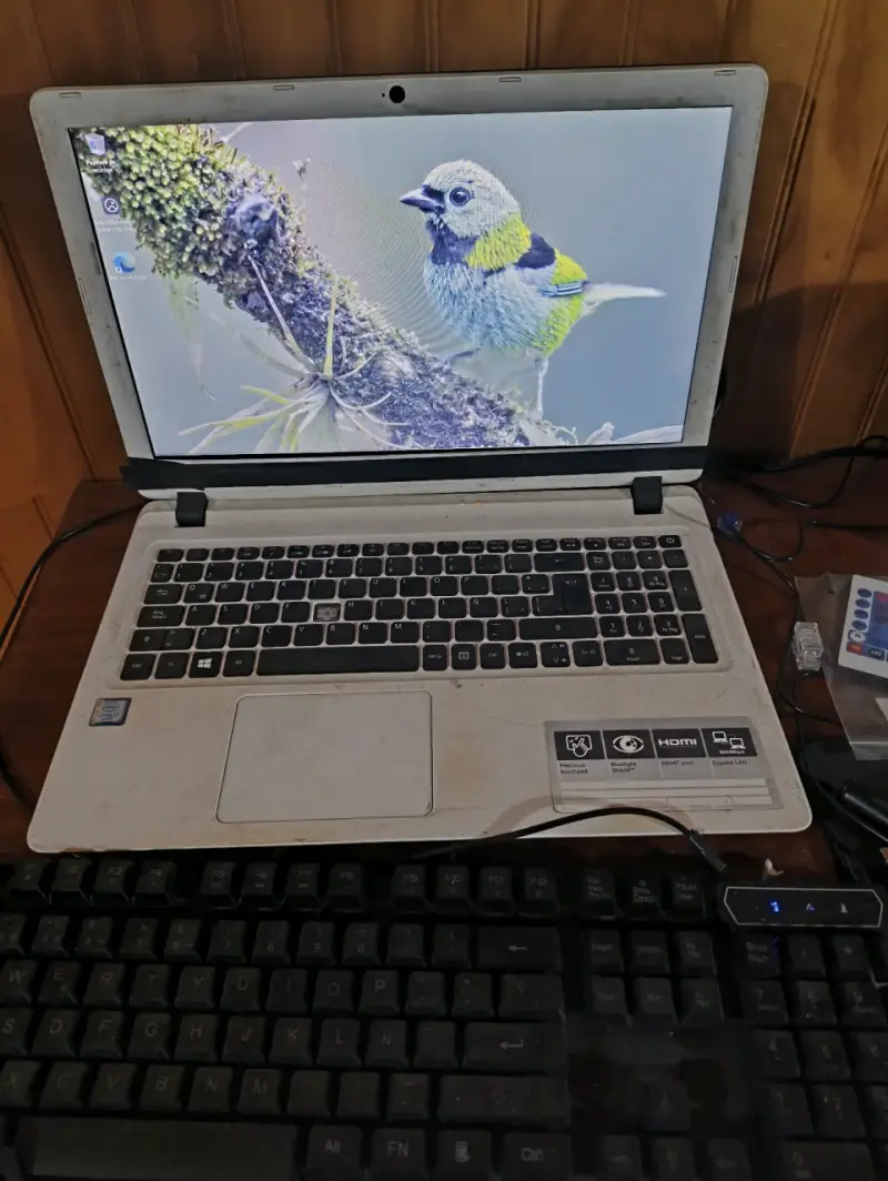 Laptop Intel Core i3 con 8GB RAM - 2