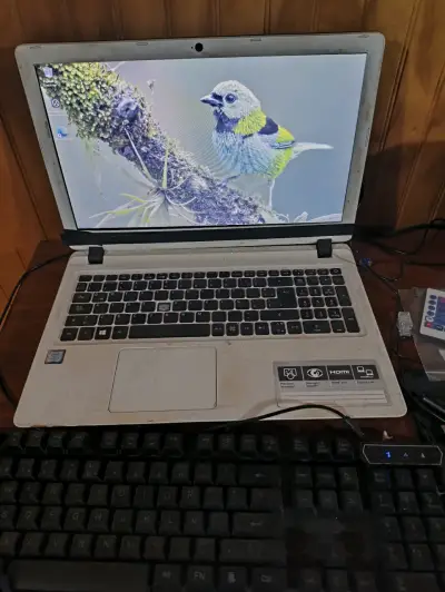 Laptop Intel Core i3 con 8GB RAM - miniatura 2