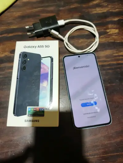 Samsung Galaxy A55 5G con cargador - miniatura 1