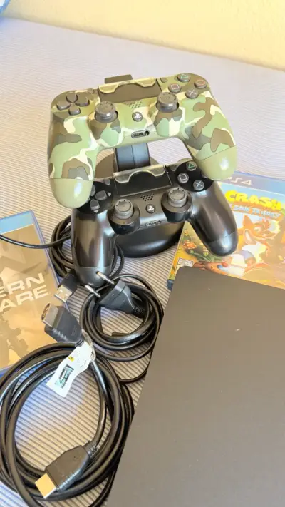 Consola PS4 Slim con juegos y controles - miniatura 3