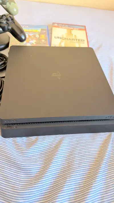 Consola PS4 Slim con juegos y controles - miniatura 4