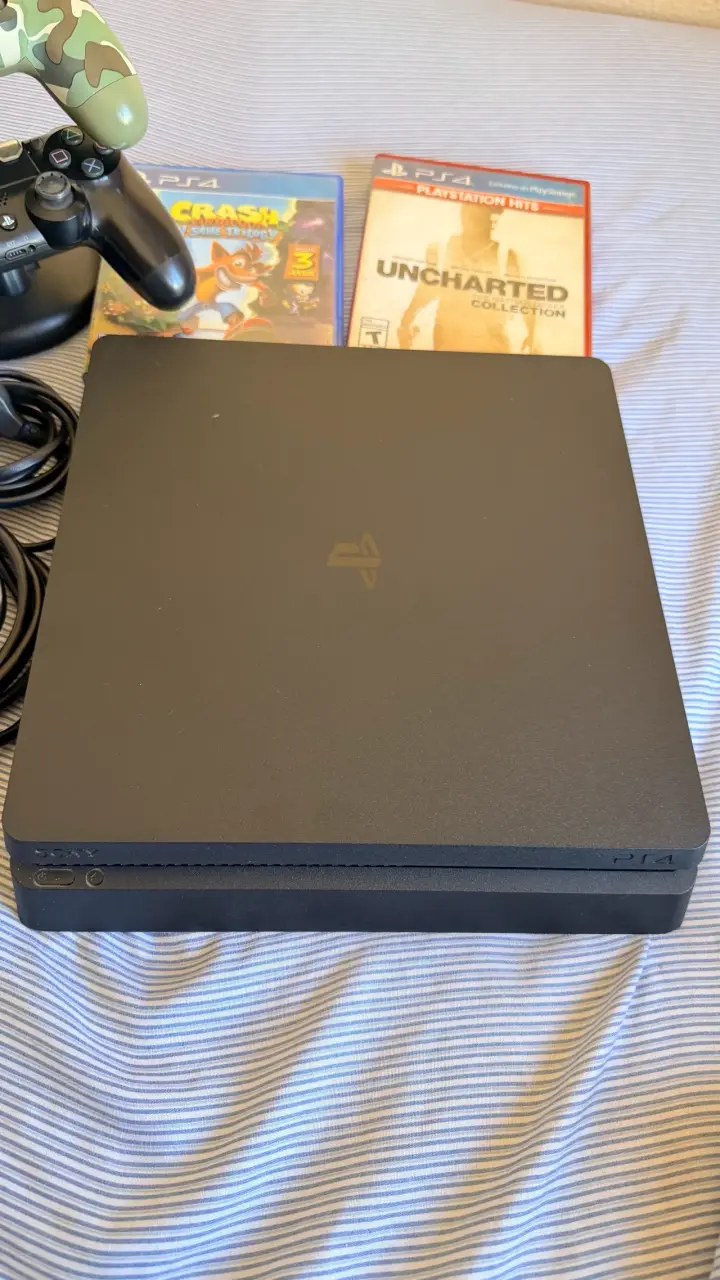 Consola PS4 Slim con juegos y controles - 5