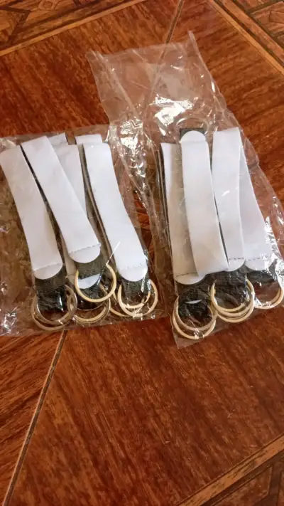 Lote de llaveros lanyard  blancos pqt de 10 uni. - miniatura 2