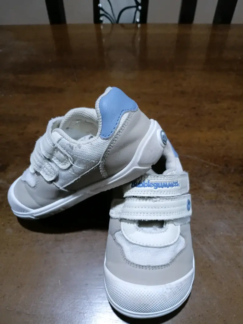 Zapatillas Bubblegummers para niños beige y azul - 1