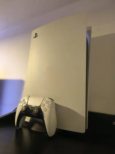 Consola PlayStation 5 con control - miniatura 3