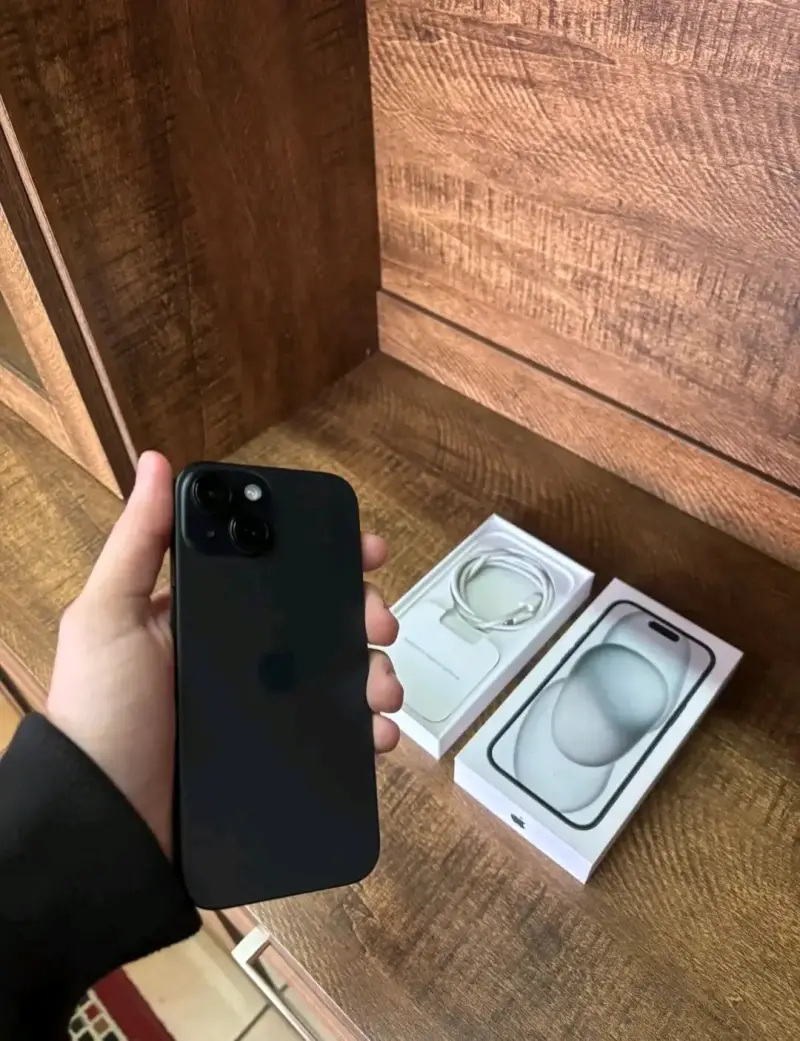 Iphone 15 con caja y accesorios originales - 2
