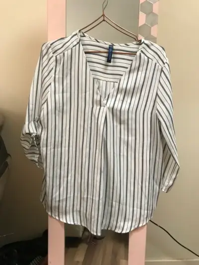 Blusa a rayas blancas y negras talla M - miniatura 1