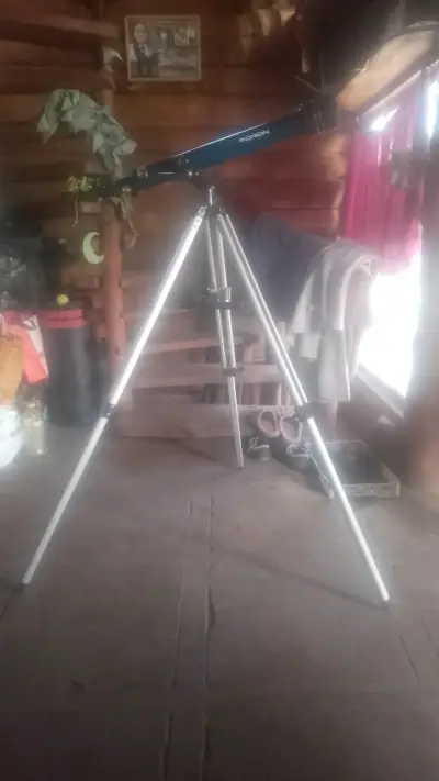 Telescopio Orion con trípode ajustable - miniatura 1