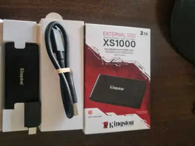 Disco Duro Externo Kingston SSD 2TB USB-C - miniatura 1