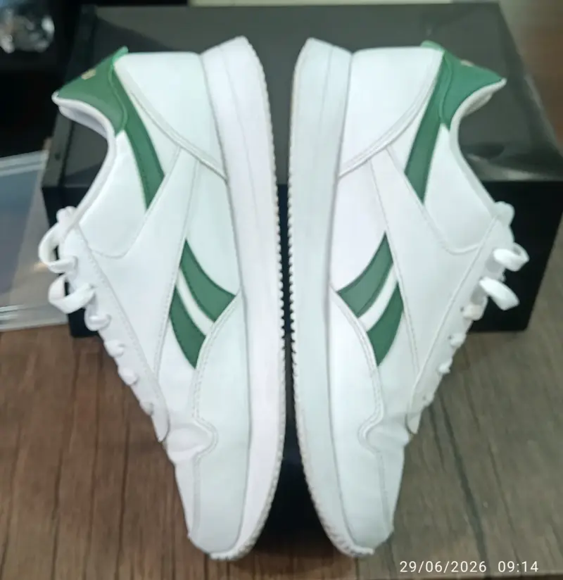 Zapatillas Reebok blancas con detalles verdes - 2