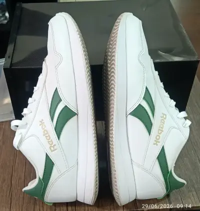 Zapatillas Reebok blancas con detalles verdes - miniatura 3