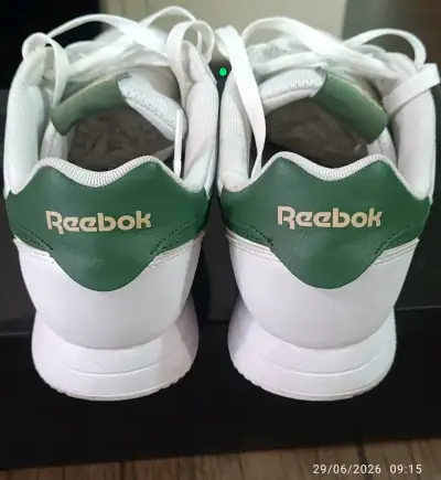Zapatillas Reebok blancas con detalles verdes - miniatura 4