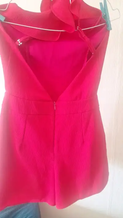 Enterito rojo con volantes elegante - miniatura 2