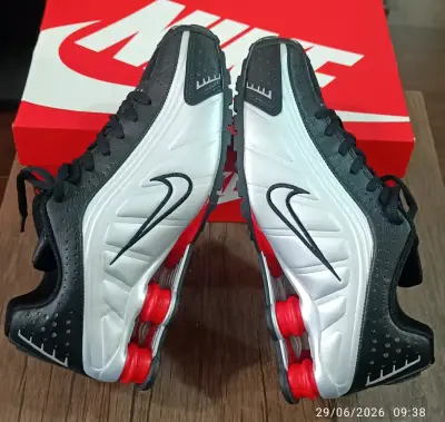 Zapatillas Nike Shox negras para hombre - miniatura 3