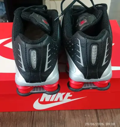 Zapatillas Nike Shox negras para hombre - miniatura 4