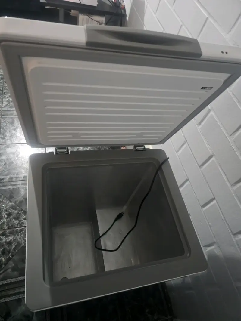 Congelador Midea compacto blanco eficiente 99lt - 5