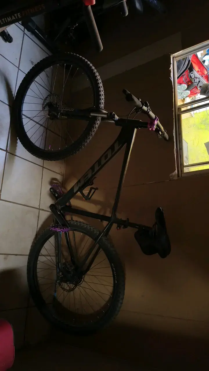 Bicicleta de montaña Totem negra - 2