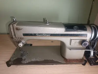 Máquina de coser industrial SunStar usada - miniatura 1