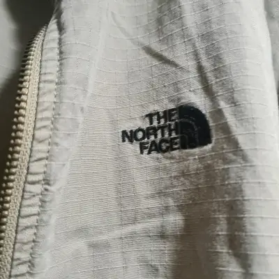 Chaqueta The North Face beige con cierre - miniatura 2
