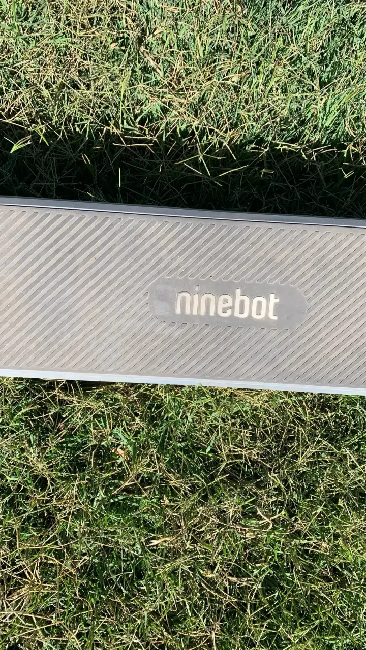 Scooter eléctrico Ninebot usado - 1