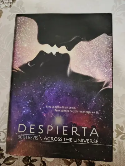 Libro 'Despierta' de Beth Revis - miniatura 1