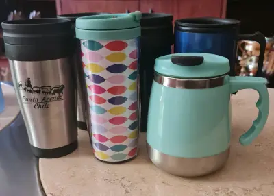 Set de termos y tazas térmicas variadas - miniatura 1