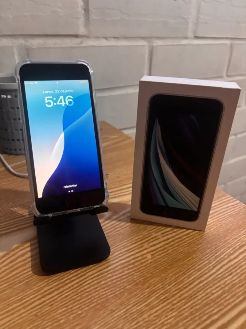 iPhone SE 2020 blanco con caja original - 4