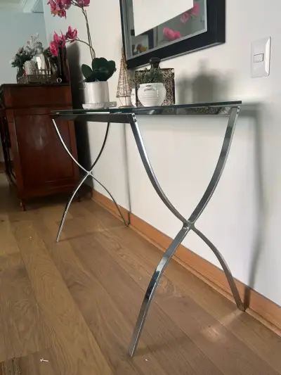 Mesa de arrimo vidrio pata cromadas Clavijo Design - miniatura 1