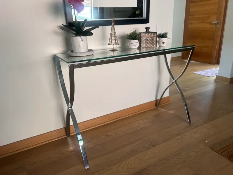Mesa de arrimo vidrio pata cromadas Clavijo Design - 3