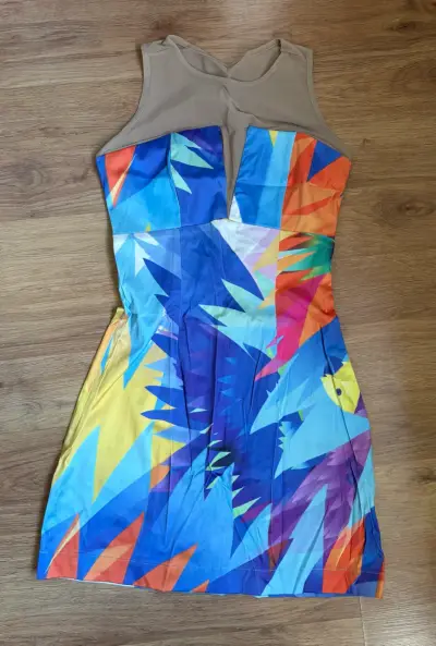 Vestido sin mangas con estampado colorido - miniatura 1